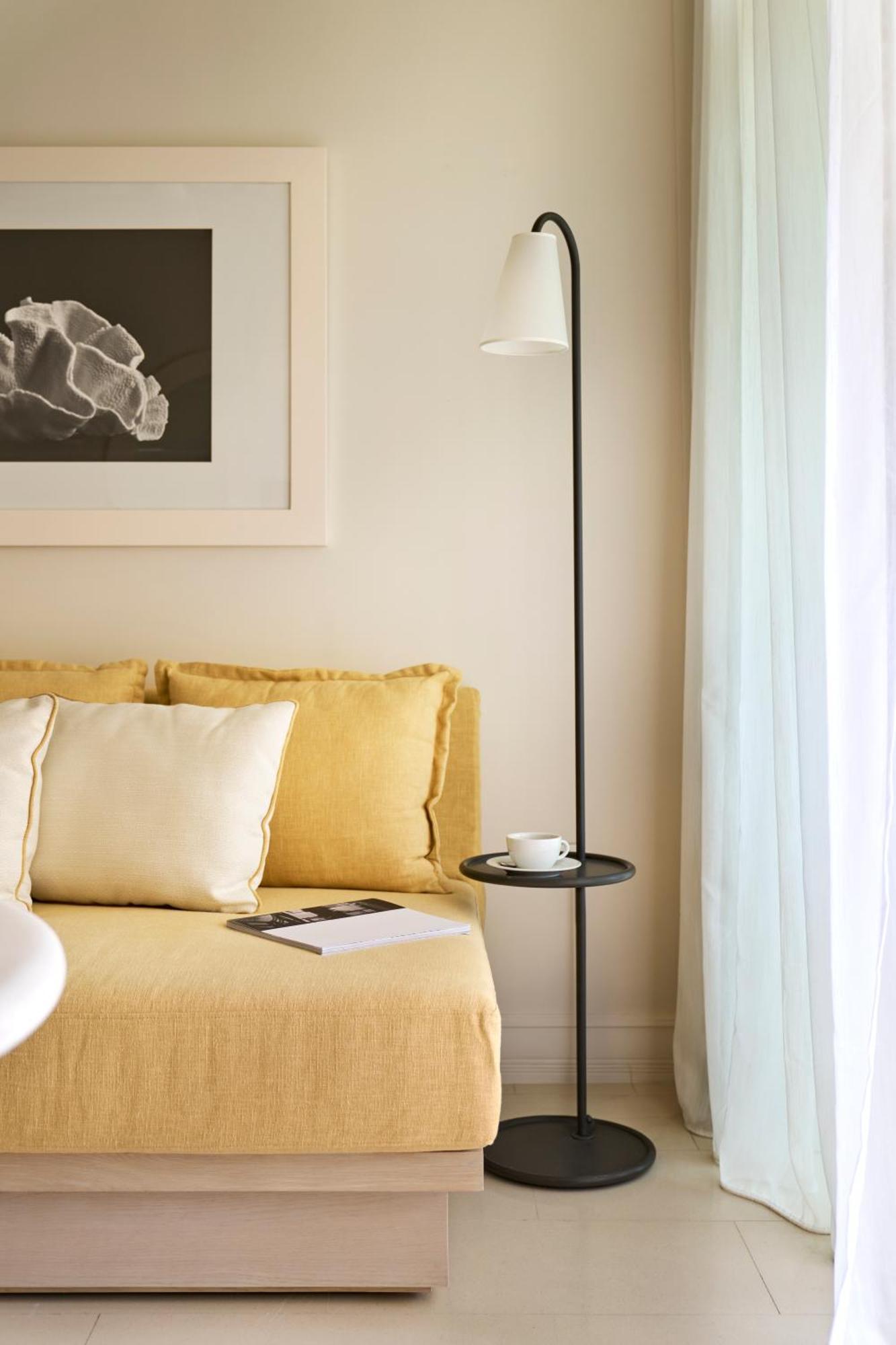 Lux* Belle Mare Resort & Villas Экстерьер фото Floor lamp
