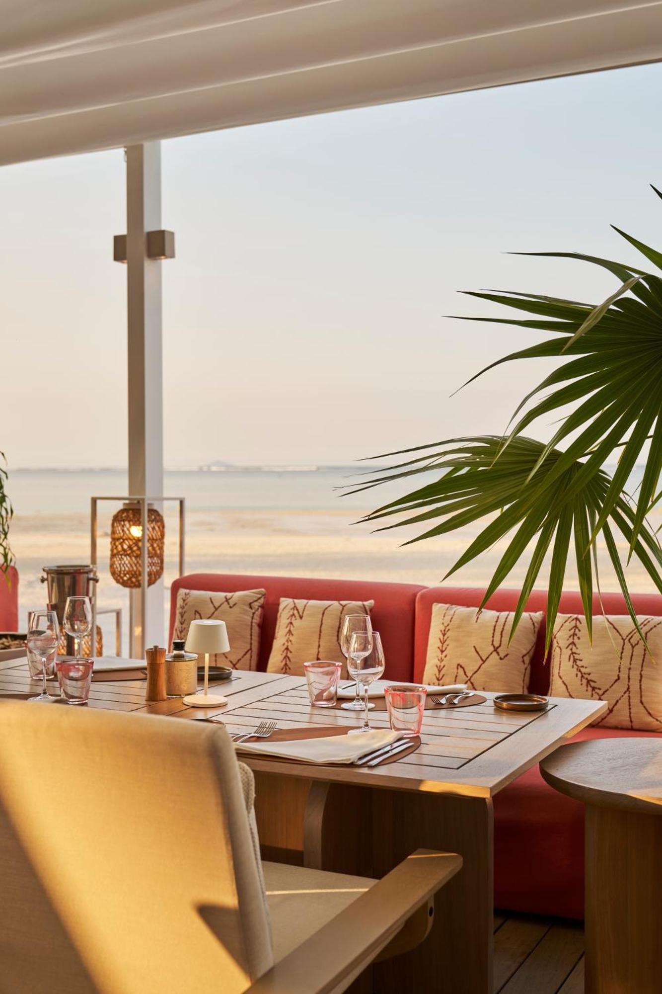 Lux* Belle Mare Resort & Villas Экстерьер фото The Beach