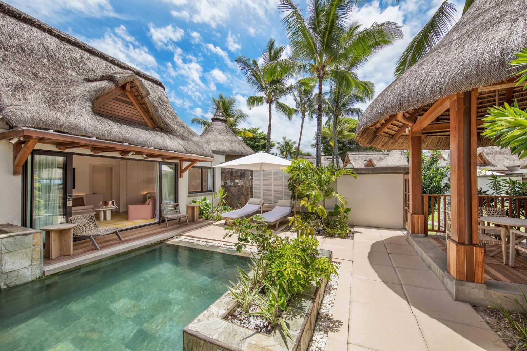Lux* Belle Mare Resort & Villas Экстерьер фото A villa at the resort